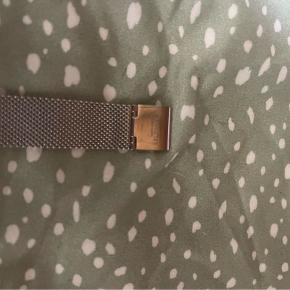 AUTHENTIC COACH Elegant Silver Mesh Strap Watch need battery works great - Picture 2 of 4